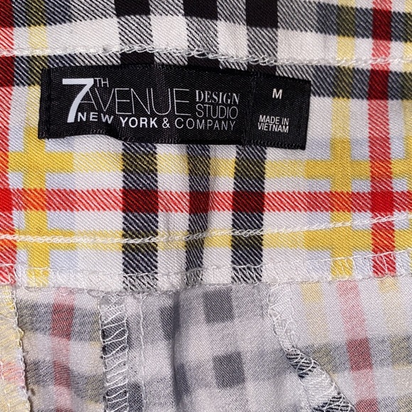 New York and Company Black and Yellow Plaid Shorts - MEDIUM - Picture 3 of 4